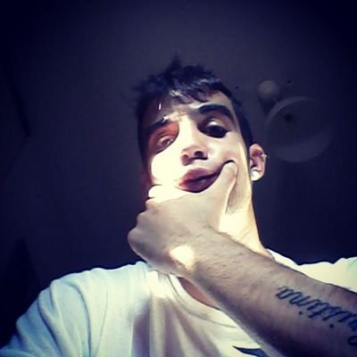 soy un inestable de cojones        \\\ santiaguerooo jajaja                                             //no puedes evitar ser de lo que formas parte