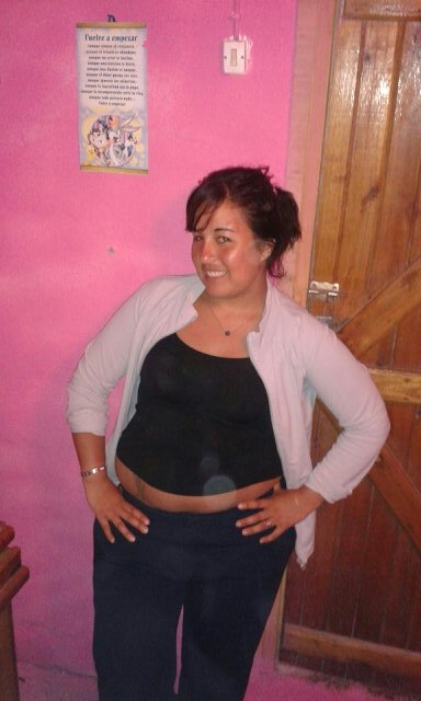 #FOLLOW BACK.     Amo ser bolsílluda un defecto que tengo es que confío en mucha gente que no sirve ni para mierda jaja SIGANME QUE LOS SIGO