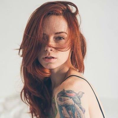 LindsaySt_FS's profile picture. Y quedó fascinada por la Luna llena,sólo entendía el amor hacia ella.#FSRol