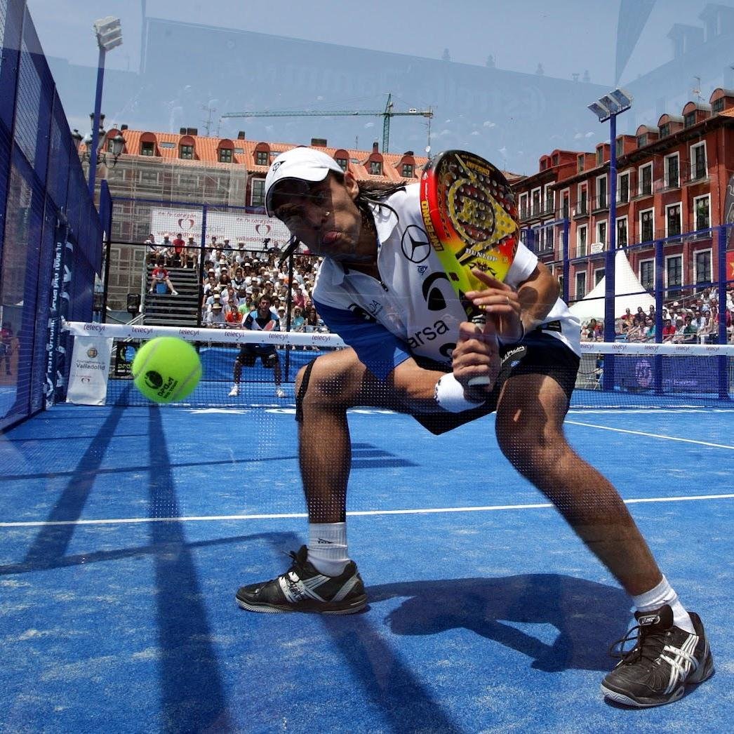 ¿Juegas a padel? Síguenos y podrás ver las mejores fotos e informarte de toda la actualidad de tu #deporte favorito.