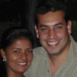 Ingeniero, padre de dos, en Beta constante.

