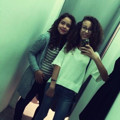 Hi,I'm a italian girl and I'm 14. I love make-up and fashion. Follow me and I follow you back✌️❤️