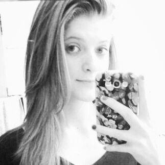 DeidiFrigeri's profile picture. Rock na veia,Deus no coração,Guitarra na mão,Funk no chão e não pedi tua opinião!!  não gostou foda-se