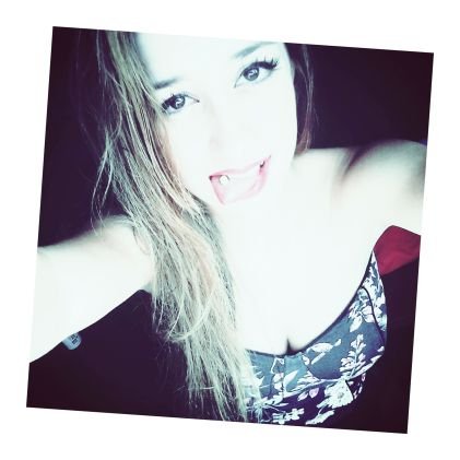 Rubia,ojos negros,simpatica,looca y con ganas de parttyy ~INSTA~official_roxii_mrtnz ~ask~RoxyMartinez16898 y mi wha por md si quereis algo:)