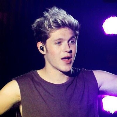i gave you a free follow so please return the favor and follow @comfynarry_ ASK FOR A FOLLOW BACK thank you x