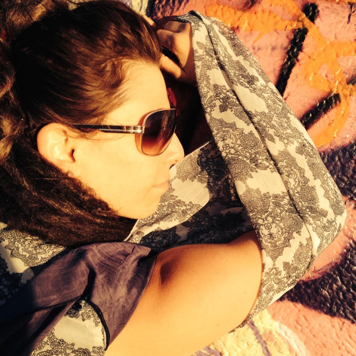 vamoise's profile picture. Electro-Bohemian pop band lead by singer/songwriter Najah, weaving electronic & acoustic textures, creating sounds that unite. najah@vamoise.com