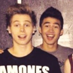 Follow @DMsToCake for 2/4 and if you want to enter a game for 10 solo dms to Calum, rt my rt