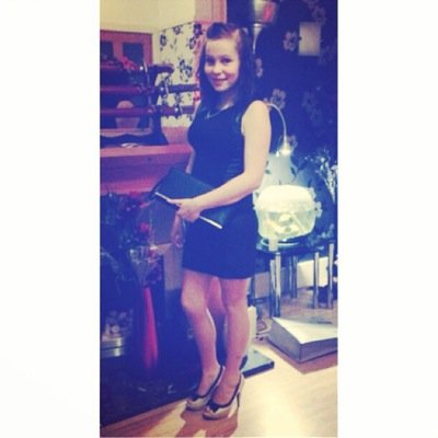 Im 17 from hull instagram-S_A_M_M_I_E_X Snapchat-samantha061196 Facebook-sammie gleadhill Follow me ill follow back 
BBM-7F1C4D6A