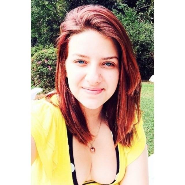 Ei vim aqui para dizer q te amo e deixar um BEIJÃO MAIOR Q TODOS @confidentei / EU TE AMO MAIS E TO DEIXANDO UM BEIJO PRA MINHA MELHOR AMIGA @belieberzuera