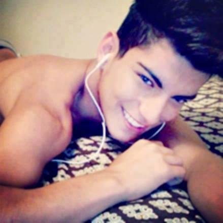 vladimir_derbez's profile picture. 3