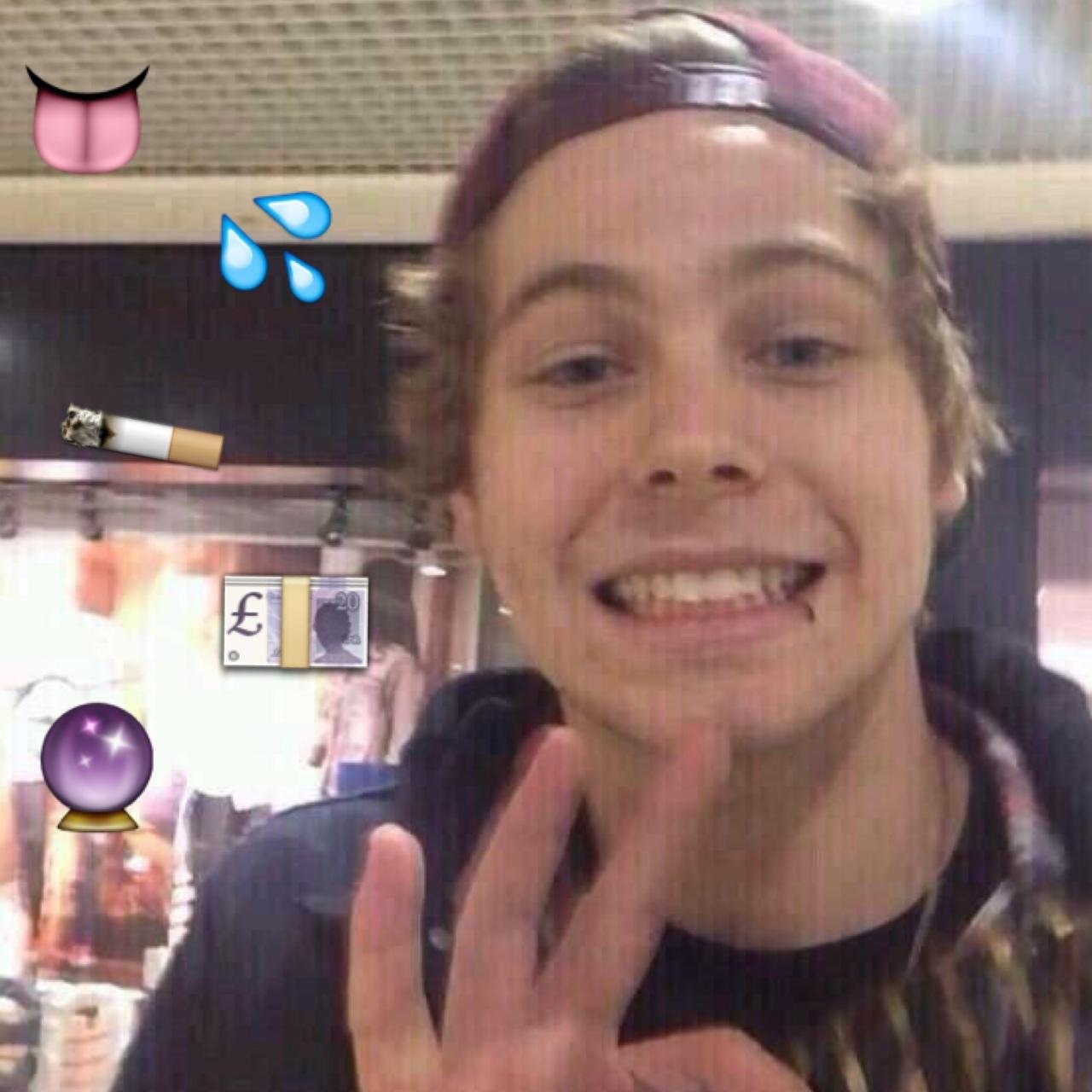 follow @5sosftcody_ she follows back, u dont need to ask for fb x