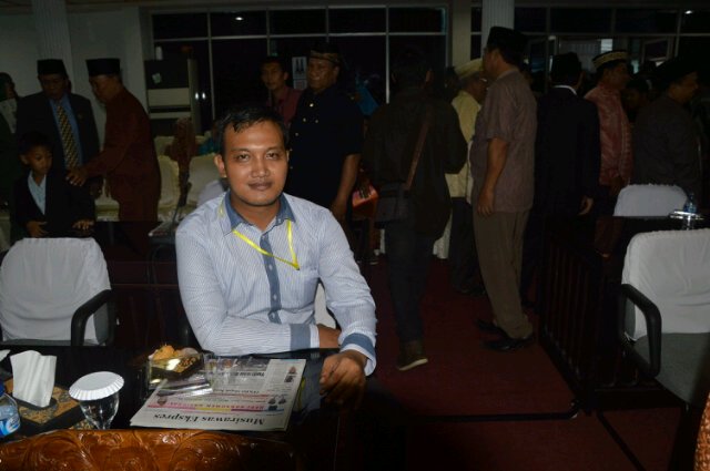 Pendidikan : SDN Mambang, SLTP Al-Ikhlas, SMAN 2 Lubuklinggau, D3 UNJANI Bandung, S1 Universitas Palembang
