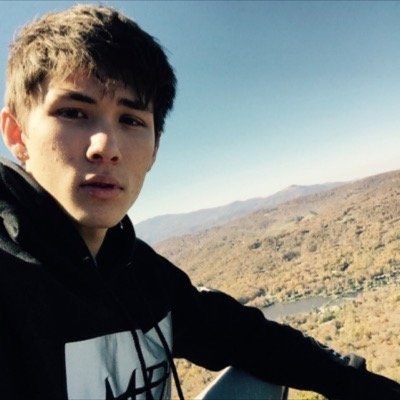 FANPAGE
if u dont already make sure u follow @carterreynolds and go check out his youtube acc