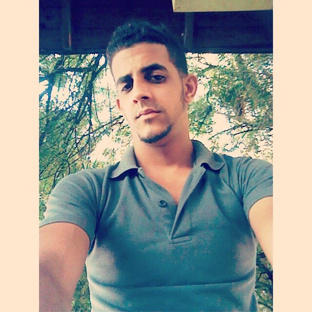 vicfe02's profile picture. Soy lo cruel y simpático de este chiste sin gracia que es nuestra vida.    |Ni tan yo. Ni tan tu |