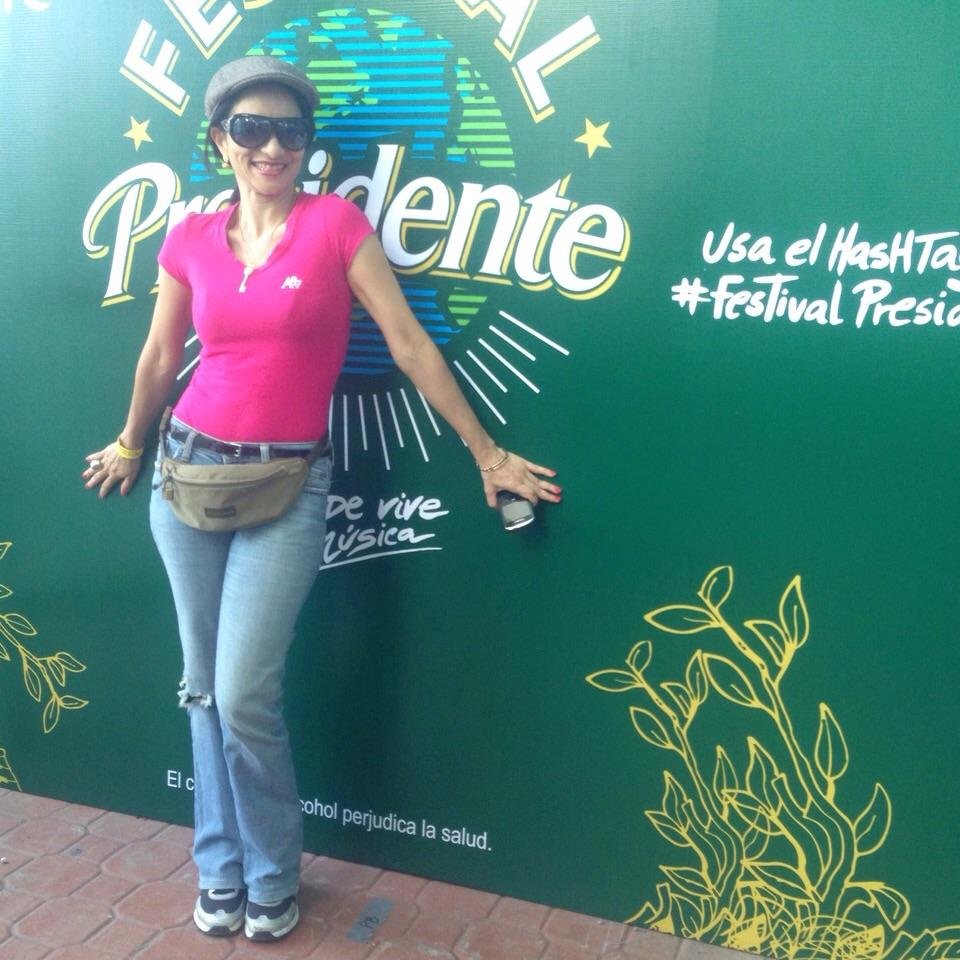 Gerente General de Niñeras a Domicilio.Super independiente, emprendedora y amorosa.