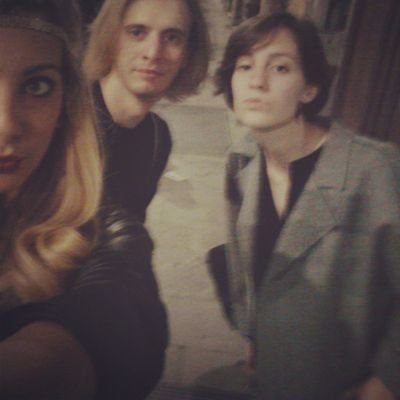 MPF89's profile picture. 'Non sono come certi stupidi di mia conoscenza. Io non scelgo gli amici.
Prendo a caso ciò che la sorte mette sulla mia strada.'