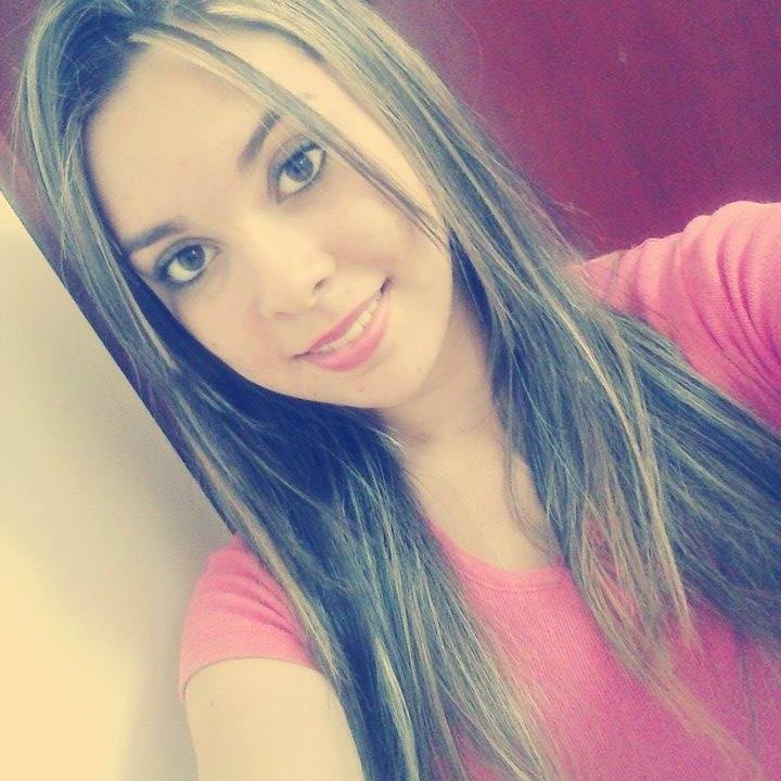 ' ela eh uma mulher menina q precisa urgentemente ser maais forte' 
18
namorando❤