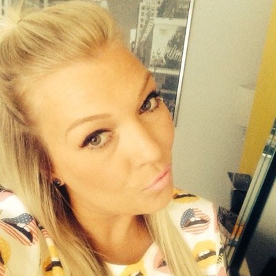 Tittyfloss's profile picture. resorted to twitter after taking myself out of the facebook world... wooo controversial!