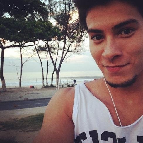 arthuraguiar021's profile picture. 