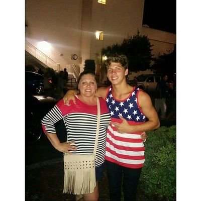 Go watch My newest Vines: @NickKidwild & I go live on Mobli: @ItsNickRodgers. Buissness inquires: ItsNickRodgers@gmail.com
