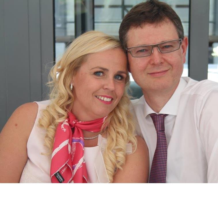 Huisarts, echtgenoot van Vanessa en vader van Jannes, Lukas en Amélietje
