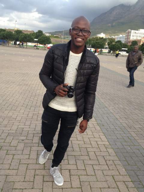 LungaNozulu's profile picture. Photographer, student, public speaker,hustler,self driven, success seeker very ambitious.