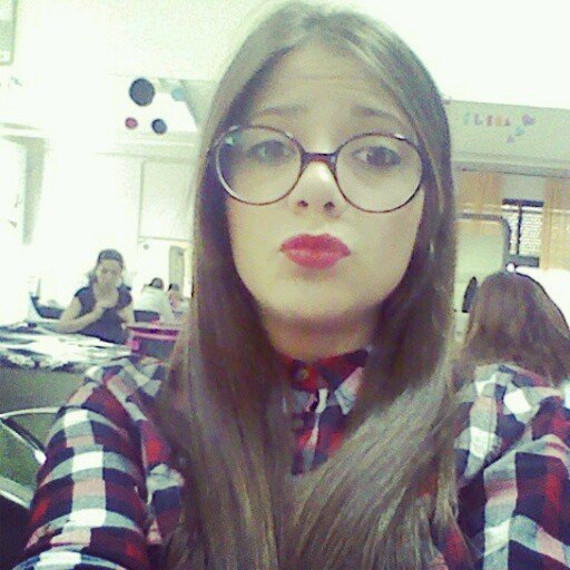 Enamorada de VSR~lo es todo♥. ¿bipolar? me encanta serlo. °°-Si te caes, te levanto. Si te tiran,los reviento.-°°