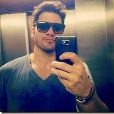 ViniAguilar_'s profile picture. 