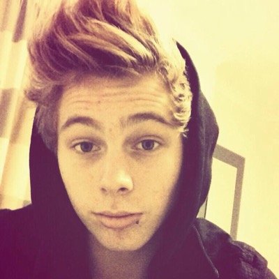 follow @5sofderping because she gave you this follow :) xx