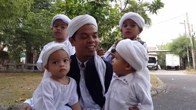 Setiap bulan bertambah 2 jamaah masjid, setiap tahun 25 org, dalam 4 thn 100 org x 1 juta masjid....