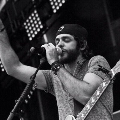 Living the dream | Chasing the dream | Two girls wanting to meet @thomasrhett | Crash & Burn current single