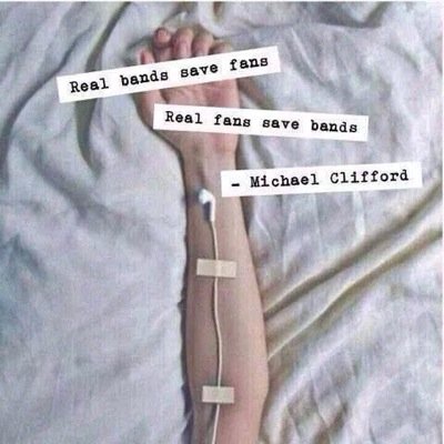 Know that 5sos love you, & if you're looking for a reason not to kill your self, a reason to live, then this is it... 5sos is that reason♡