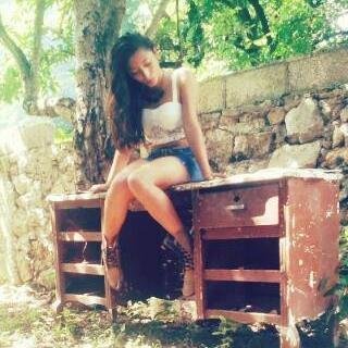 -MY NAME IS DAMY♡ 
I love fashion, to be free, wild, hipster, the trippy atmosphere wave I love smoking. ☮ ✌ 
I have style and have personality. ♛