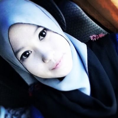 @Finna_Shahfinaz …*hy guy's*… hello .. hello .. hulla chuOls ..epy 2 know u buddiey'z @Twitter.com. I'm 21 years old.*finna* Love U Guy'z ^_^