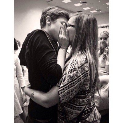Tweet or DM me your pictures/experiences with Reed!!