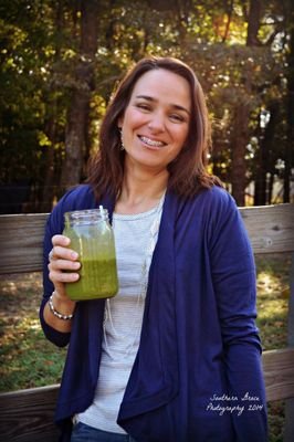 karilovesgreens's profile picture. #NaturalHealth Advocate, #PlantStrong Life, #GreenSmoothie Lover, #GSGLife Instructor #Essentialoil user and health educator.