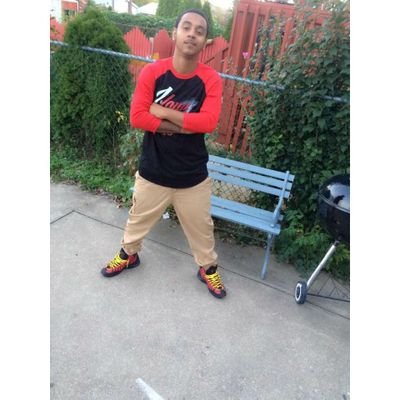 Hustling liking i neva seen a Dollar