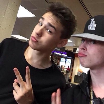 congrats on your dylan follow || @wbuwhitesides ||