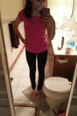 Love running, gluten-free, 5'8 and loving life! HW: 147 CW: 130 GW: when I look sexy as hell.