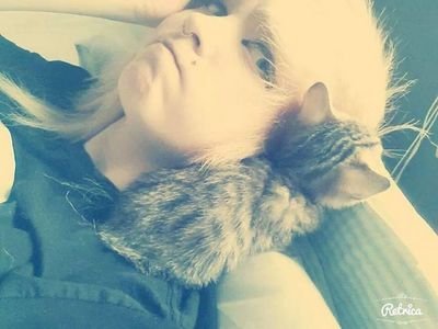 Max. Single. mother. bi. love sucks.