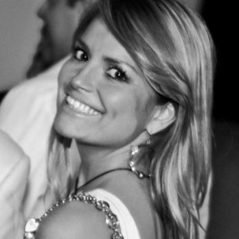 Comunicadora Social, Periodista. i'm just a girl enjoying life..♥