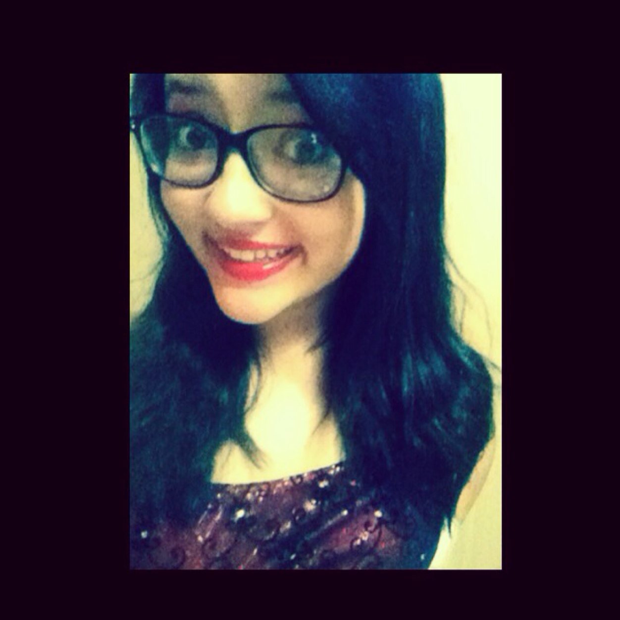 Just an awkward teen who spends her nights drinking Pepsi and reading romances.