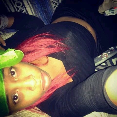 I'm 22 I live in York pa just taken life one hour at a time follow me I'll follow back