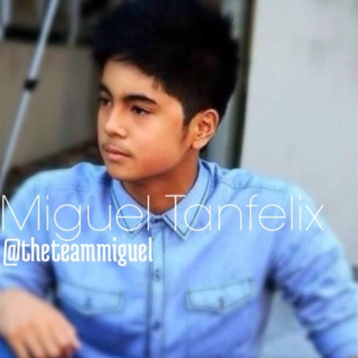 Supporting Miguell Tanfelix