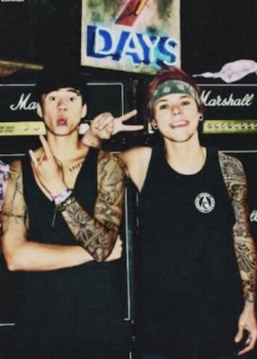 calmcliffxrdd's profile picture. What even is a Luke Hemmings