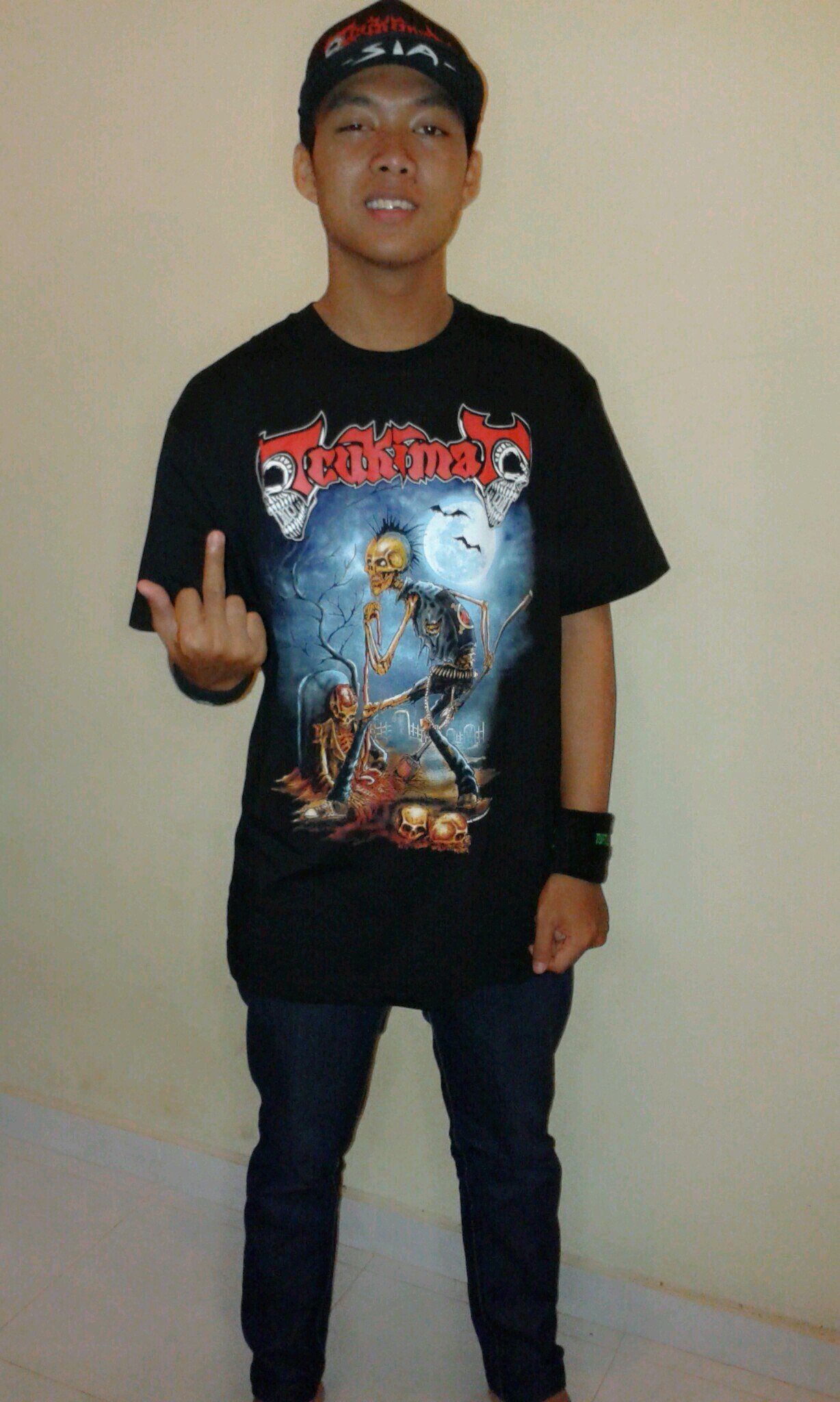 virgiana69's profile picture. Guitar player of @PALUDOSA_BALI| just♥@miravmb ig:virgianaputra