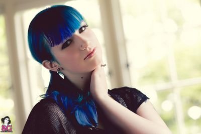 strange little tentacled being who likes ghouls and animals. bathbomb maker, funeral ghoul and part time model