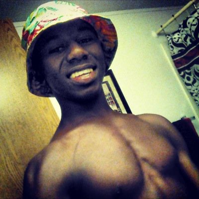 i hold it down and keep it 100 with my niggas and i stay on my grind so follow me