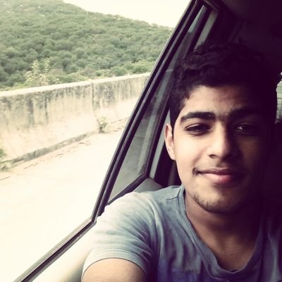 follow me I following back        عماني وفوق هذا قابوس تاج راسي