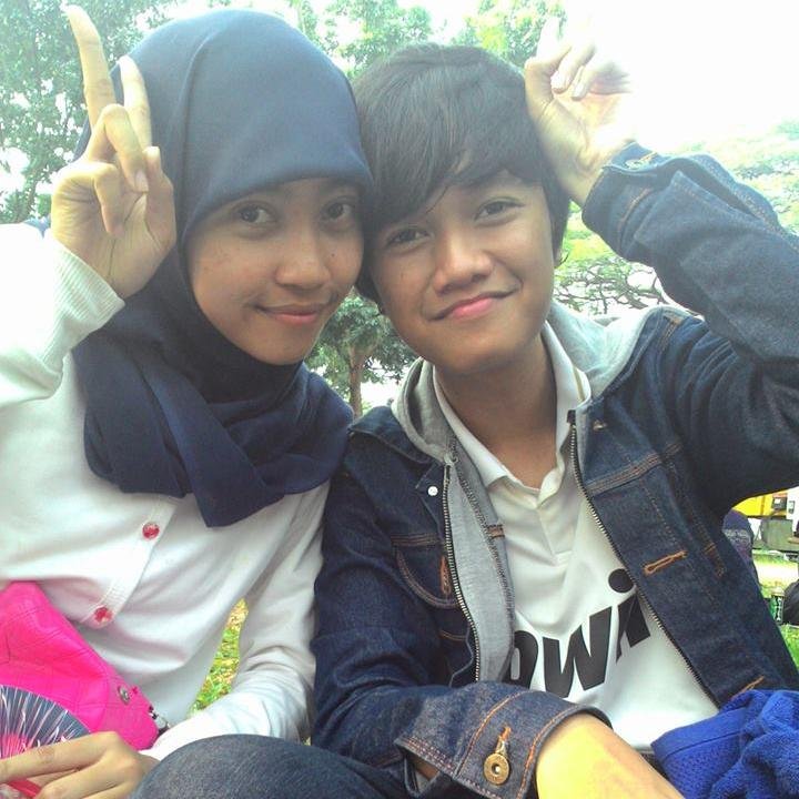 Follow Dong Jangan Cuma Nge-STALK aja -_-